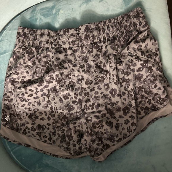 Athleta Leopard Print Mesh Racer Run Mesh Shorts Size Small - Picture 5 of 6